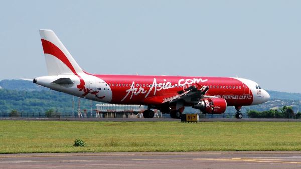 Компьютерный сбой стал причиной задержки 200 рейсов Air Asia Thailand0