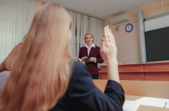 В Республике Алтай восемь педагогов стали победителями конкурсного отбора по программе «Земский учитель»